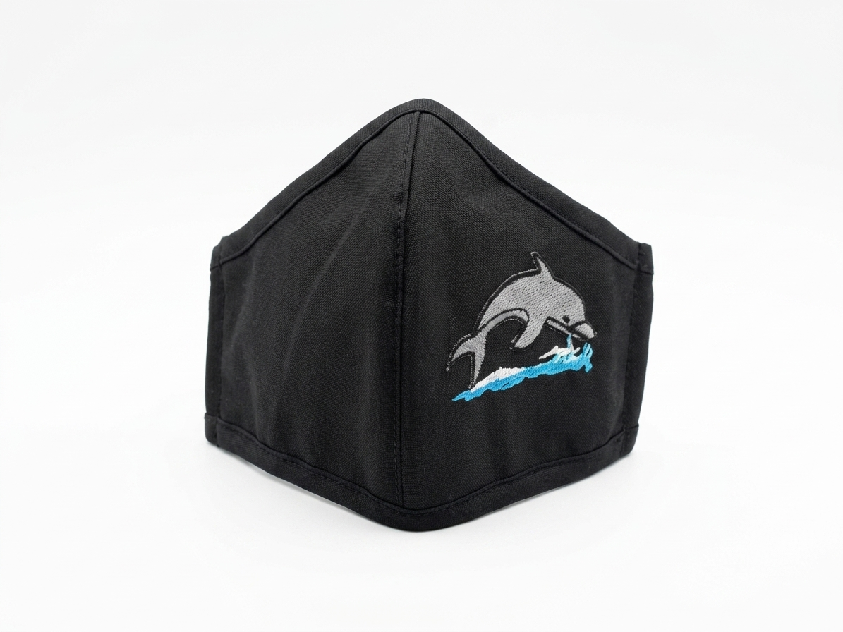 CUBREBOCA BORDADO CON LOGO DELFIN